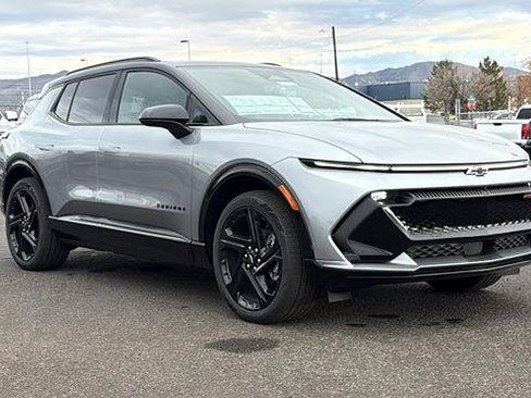 New 2026 Chevrolet Equinox EV RS image 3