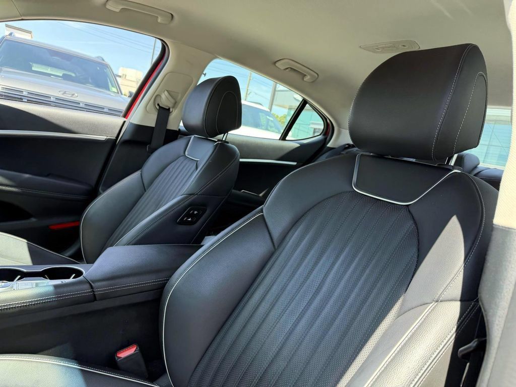Used 2023 Genesis G70 3.3T AWD/4WD image 9
