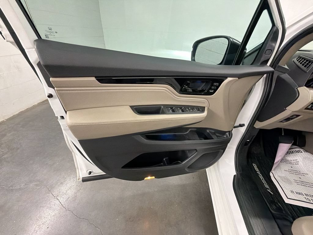 Certified 2024 Honda Odyssey Touring image 23