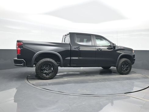 Used 2023 Chevrolet Silverado 1500 ZR2 w/ Technology Package image 8