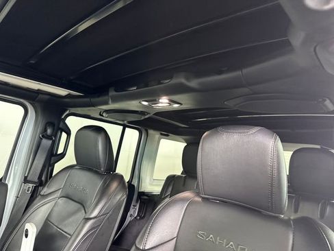 Used 2023 Jeep Wrangler Unlimited Sahara w/ Cold Weather Group image 12