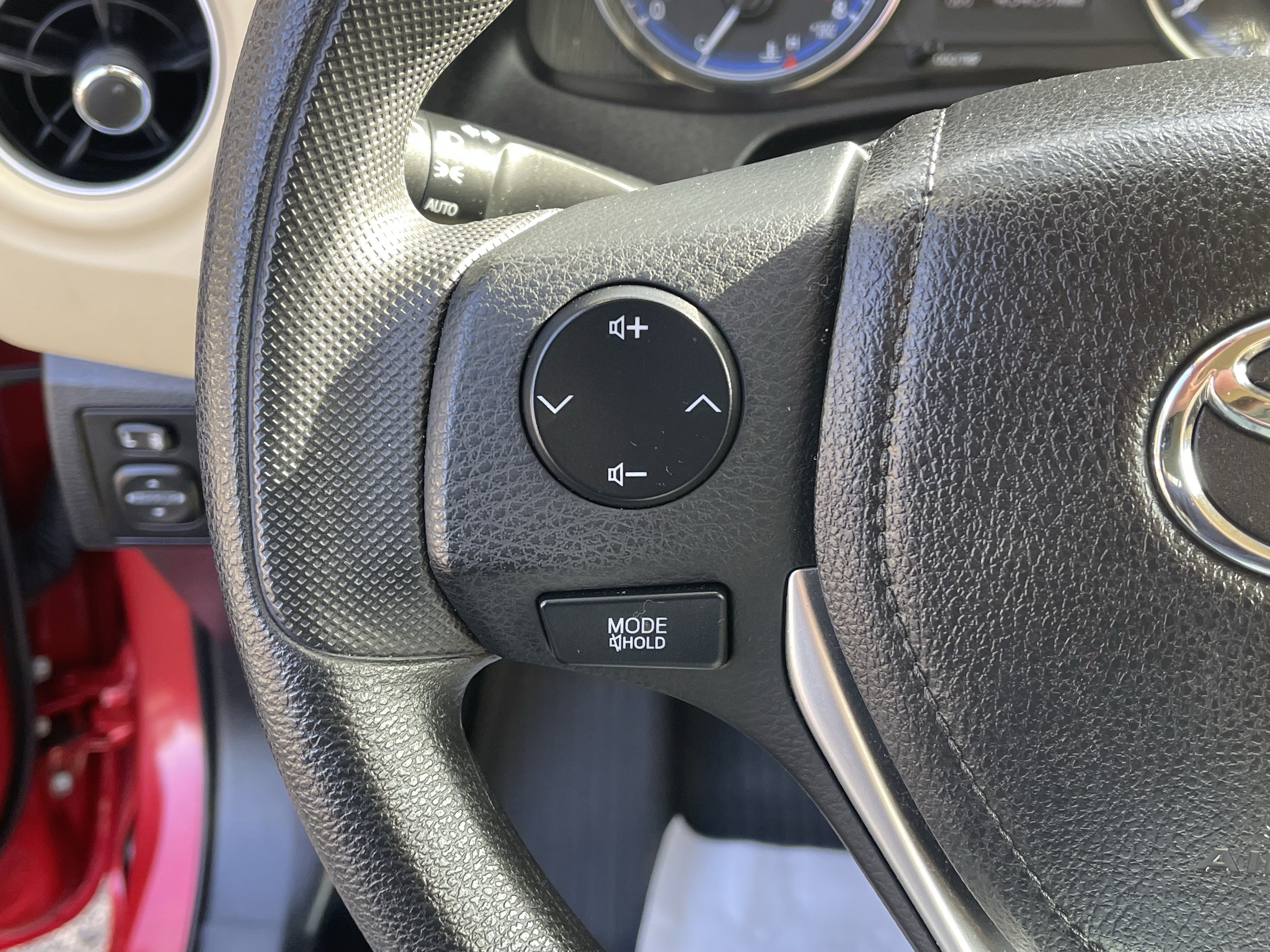 Certified 2019 Toyota Corolla LE FWD image 19