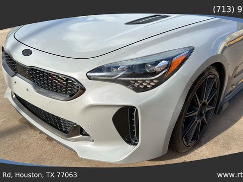 Used 2019 Kia Stinger GT2 AWD/4WD image 13