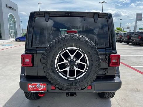 New 2025 Jeep Wrangler Rubicon w/ Convenience Group image 21