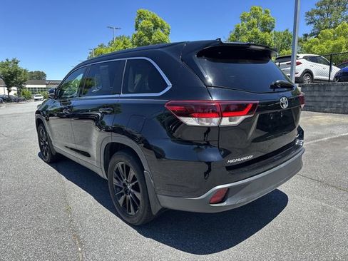Used 2019 Toyota Highlander SE AWD/4WD image 5