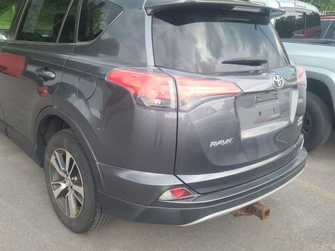 Used 2016 Toyota RAV4 XLE AWD/4WD image 5