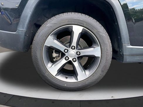 Used 2023 Jeep Grand Cherokee 4WD 4xe image 38