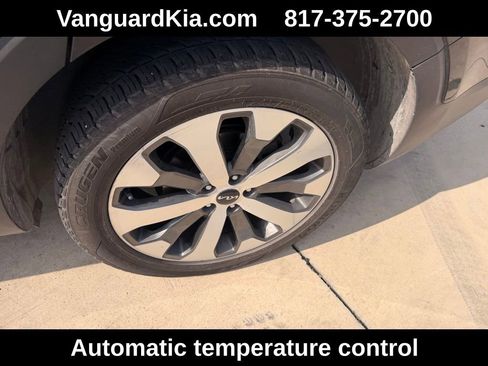 Used 2022 Kia Telluride S FWD image 9