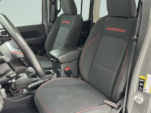 Used 2022 Jeep Wrangler Unlimited Rubicon w/ Cold Weather Group AWD/4WD image 16