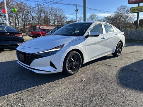 Certified 2023 Hyundai Elantra SEL image 7