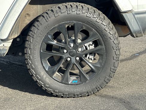 Used 2023 Jeep Wrangler Sahara image 26