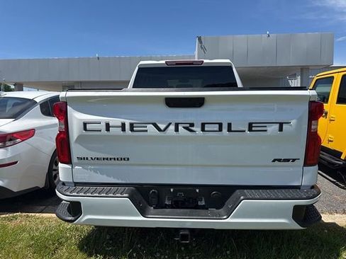Used 2023 Chevrolet Silverado 1500 RST AWD/4WD image 5