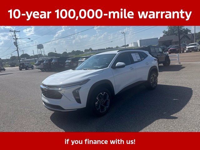Used 2025 Chevrolet Trax LT w/ LT Convenience Package FWD image 5