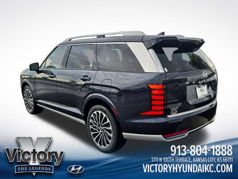 Used 2026 Hyundai Palisade Calligraphy FWD image 3
