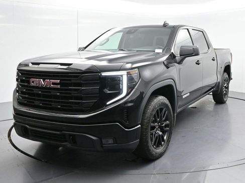 Used 2024 GMC Sierra 1500 Elevation AWD/4WD image 3