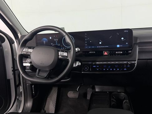 Used 2026 Hyundai Ioniq 5 SEL RWD image 14