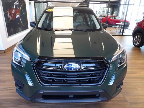 Used 2023 Subaru Forester AWD/4WD image 2