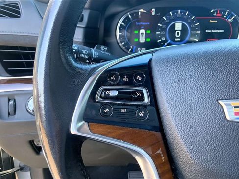Used 2020 Cadillac Escalade Premium Luxury RWD image 24