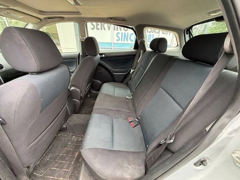 Used 2007 Toyota Matrix FWD image 11