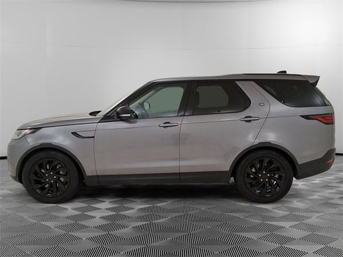 Used 2024 Land Rover Discovery S image 6