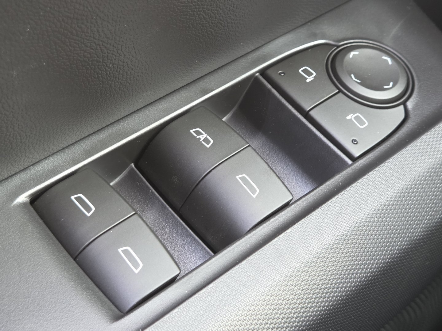 New 2026 Chevrolet Colorado Trail Boss AWD/4WD image 35