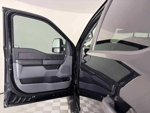 Certified 2023 Ford F250 XL w/ STX Appearance Package image 10