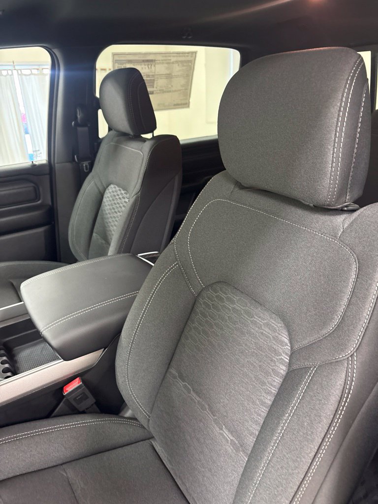 New 2027 RAM 1500 Express AWD/4WD image 16
