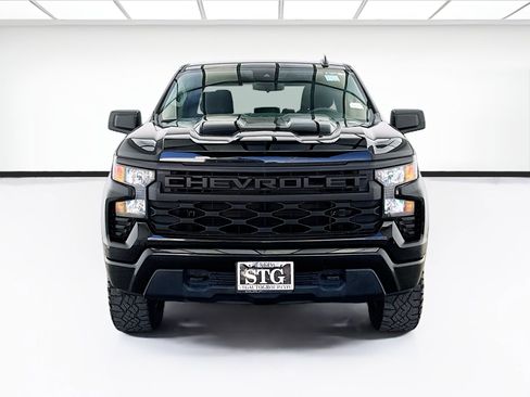 Used 2022 Chevrolet Silverado 1500 Custom Trail Boss w/ Midnight Edition AWD/4WD image 2
