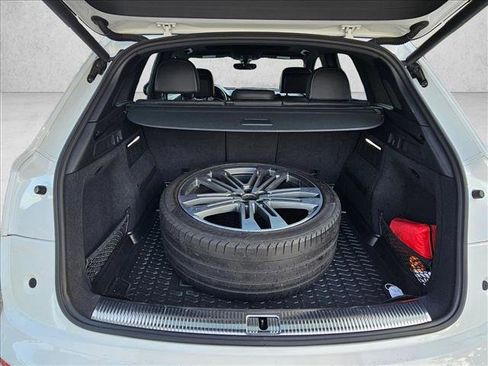 Used 2018 Audi SQ5 Prestige w/ Prestige Package image 13