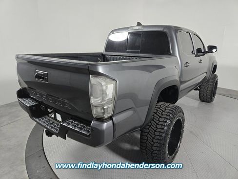 Used 2022 Toyota Tacoma TRD Off-Road w/ Technology Package AWD/4WD image 5
