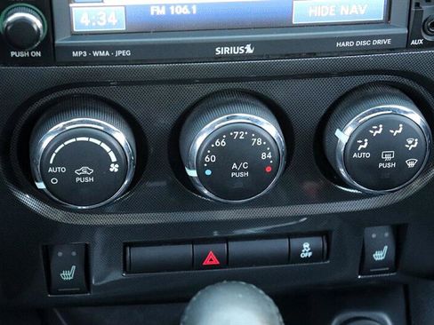 Used 2011 Dodge Challenger SE image 21