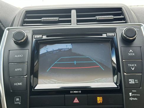 Used 2016 Toyota Camry XLE w/ Moonroof Package FWD image 21