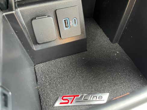 Used 2023 Ford Explorer ST-Line w/ Class IV Trailer Tow Package AWD/4WD image 19