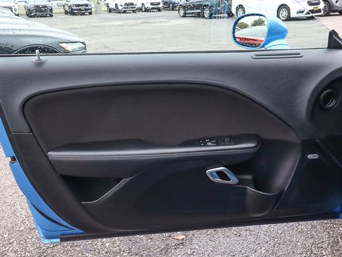 Used 2023 Dodge Challenger SXT image 13
