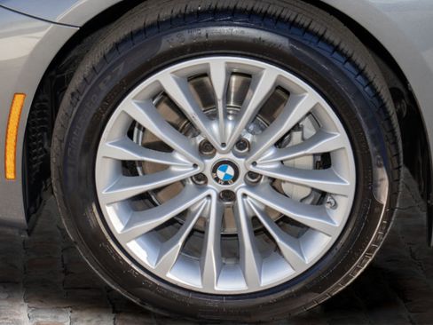 Used 2023 BMW 530i image 39