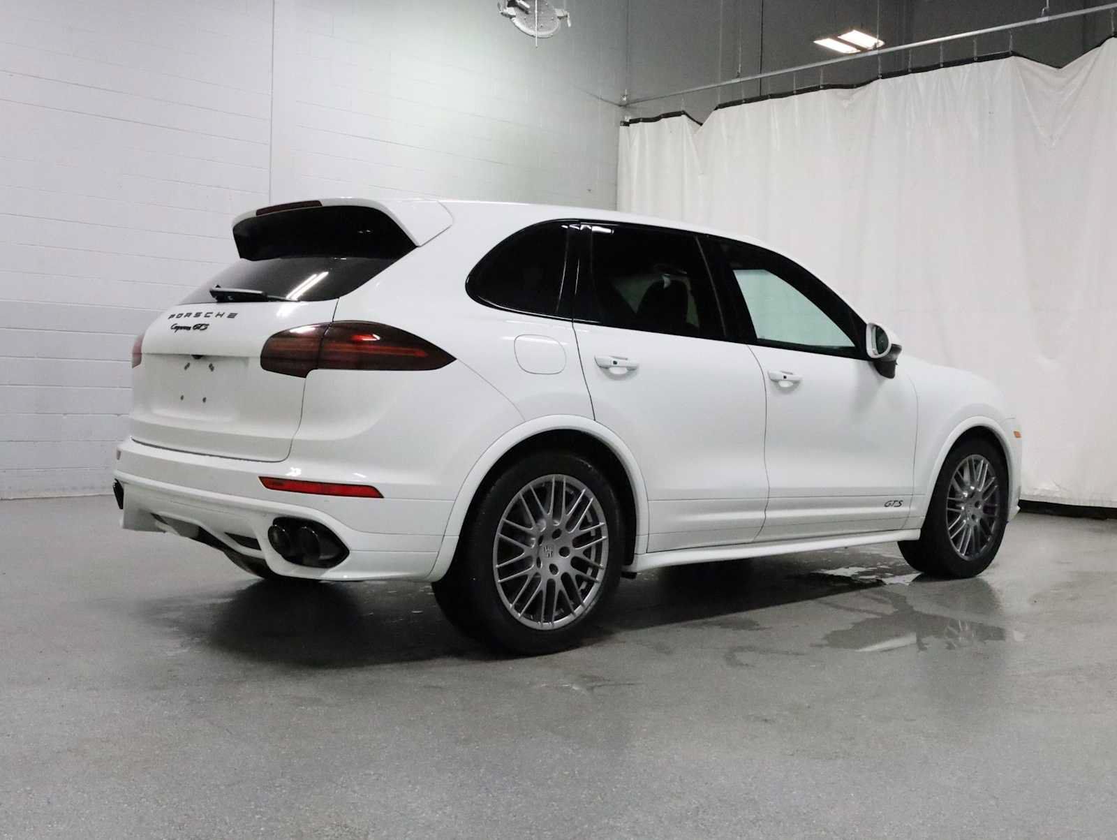 Used 2016 Porsche Cayenne GTS AWD/4WD image 9