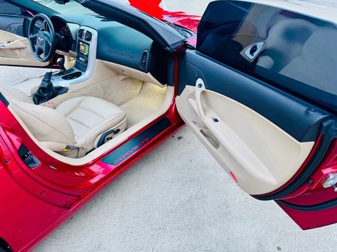 Used 2005 Chevrolet Corvette Coupe w/ Preferred Equipment Group image 30