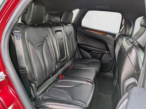 Used 2019 Lincoln MKC Select image 19