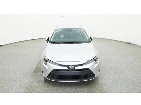 Used 2025 Toyota Corolla LE FWD image 19