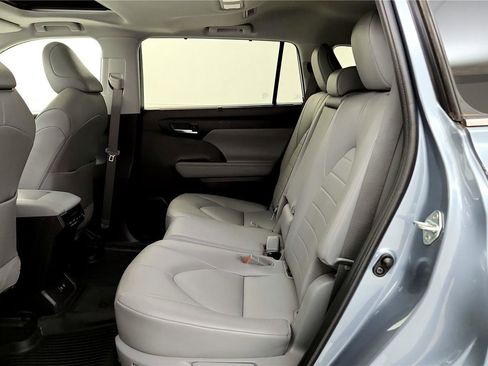 Certified 2020 Toyota Highlander XLE image 33