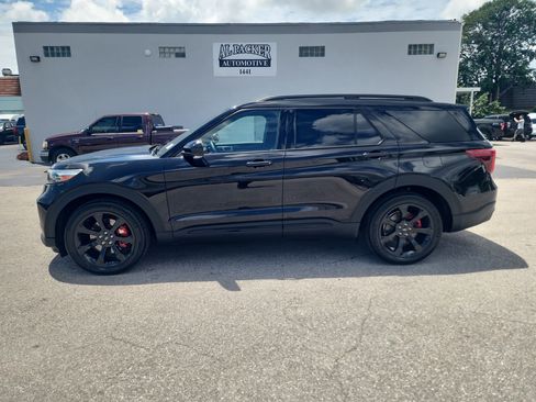 Used 2022 Ford Explorer ST w/ ST Street Pack RWD image 2
