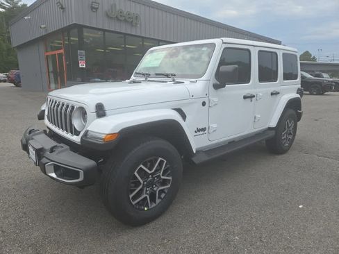New 2026 Jeep Wrangler Unlimited Sahara AWD/4WD image 8