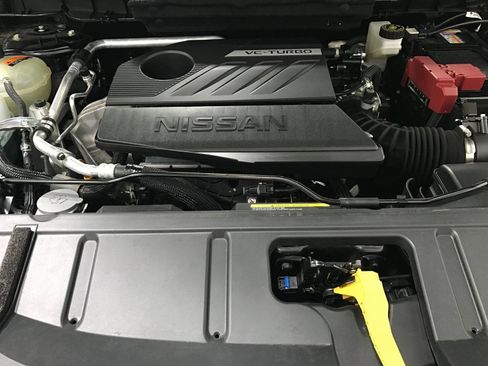 Used 2025 Nissan Rogue Platinum w/ Platinum Premium Package FWD image 11