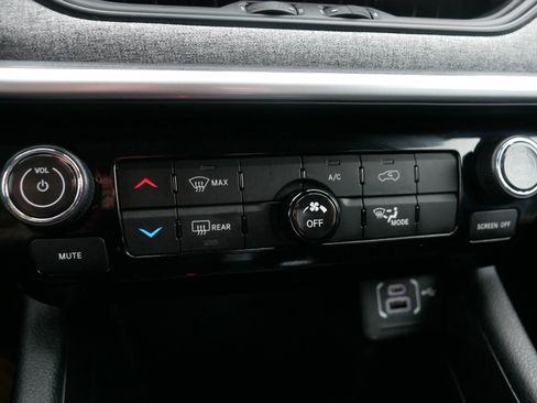 Used 2022 Jeep Compass Latitude image 29