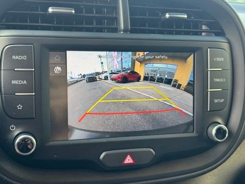 Certified 2025 Kia Soul LX FWD image 17
