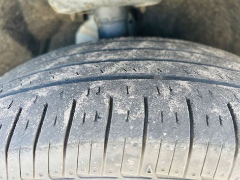 Used 2024 Chrysler Pacifica Touring-L FWD image 42
