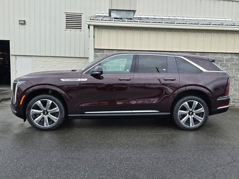 Used 2025 Cadillac Escalade IQ Luxury 2 AWD/4WD image 3