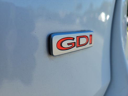 Used 2019 Kia Sorento LX image 9