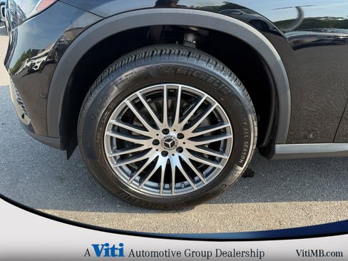 Used 2024 Mercedes-Benz GLC 300 4MATIC image 12