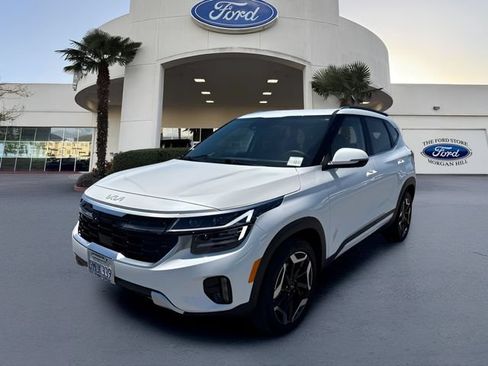 Used 2024 Kia Seltos SX w/ SX Sunroof Package AWD/4WD image 2